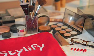 Sparkle This Holiday Season with Stylify’s Must-Have Home Beauty Services